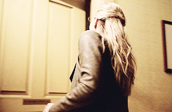 kevinmckidd: Emma Swan Appreciation Meme ↳ Day 15: Free Choice (Faceless)