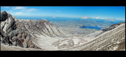 trekethos:Mount Saint Helens, WashingtonThis is shot from the summit of Mount Saint Helens looking i