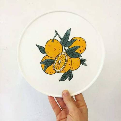 Painted on some plates, I enjoy citrus a lotinstagram: @savannah.storm