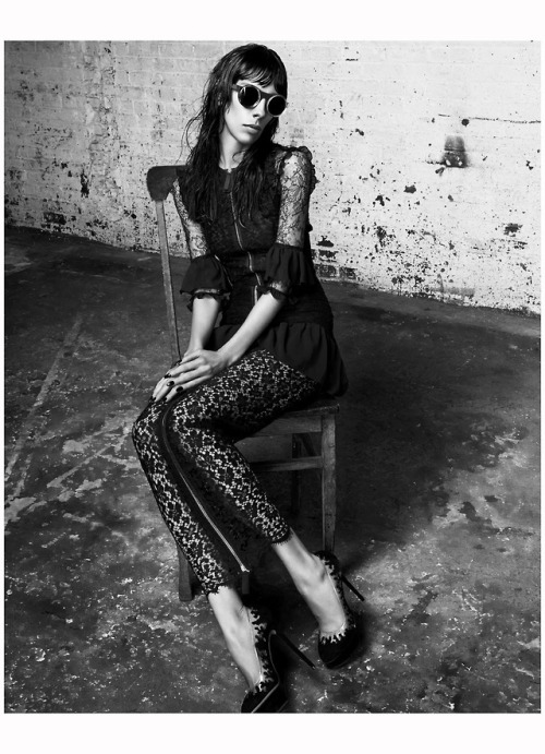 Jamie Bochert Follow http://celebrity-legs-and-heels.tumblr.com/ for more! (via jamie-bochert-photo-