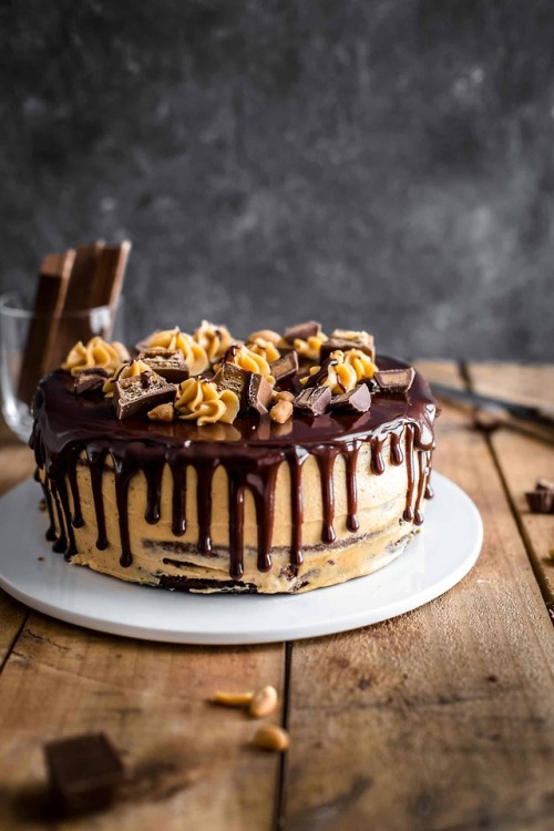 sweetoothgirl: Peanut Butter Chocolate Cake