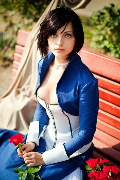 turner-d-century:  thegamerslair:   The Russian cosplayer Anna Moleva the official face of BioShock Infinites Elizabeth  https://www.facebook.com/orli.ormeli 