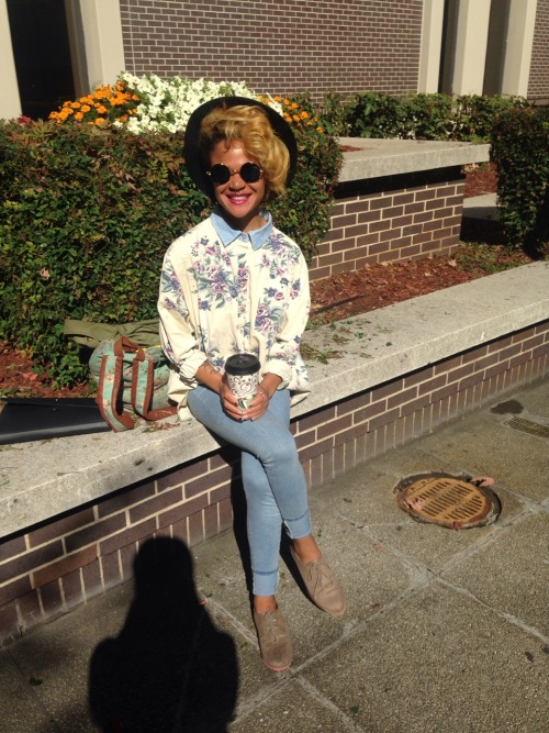 gullahgoddess:  So this is my sister.. And she’s the most precious thing in the world to me. But, she’s really self conscious and doesn’t see the beauty I see. So i’m hoping that maybe you guys can reblog this and like this a ton?? And get this