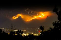 sixpenceee:  A mountain on fire in Tuscon, AZ 