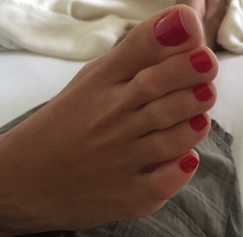 lovestoesandsoles:  Mooju10.