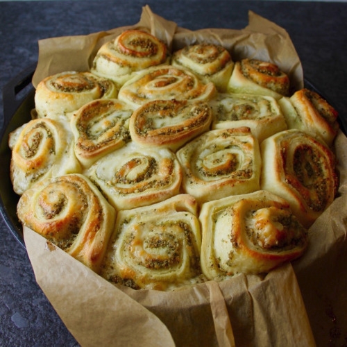 XXX lustingfood:  Pull Apart Bread with Sage photo