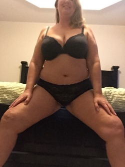 mrsj-thepawg:  Got a little treat from Mrs J!