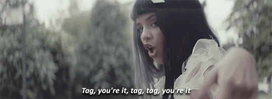 moose-shampoo:    Tag, you’re it, tag, tag, you’re it.  