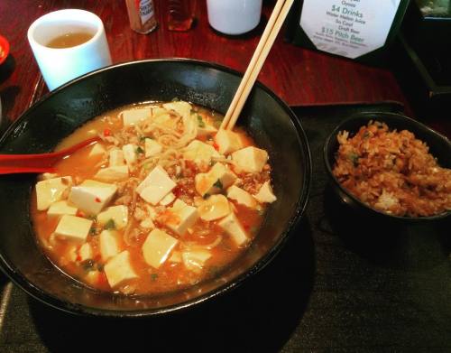 Ramen #ramen #friedrice #tofu #spicy #japanesefood #greentea (at Genki Ramen)