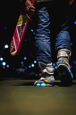 trillesta:NIKEZ AND THE HOVERBOARD 