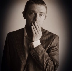 weird-mad-hot-alive:  Martin freeman touching his face in photoshoots 