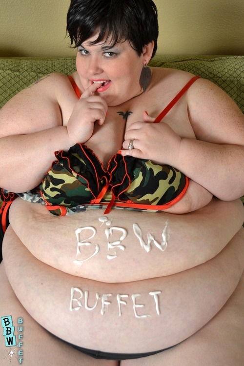 reallyhugebbws: http://bbwsarethebest69.tumblr.com  
