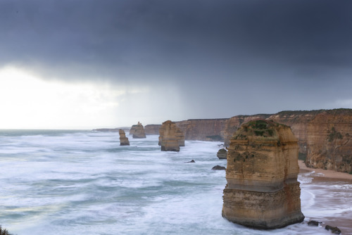 geologicaltravels:2019: So many different moods in less than 24 hoursfor the “12 Apostles”  (pssst …