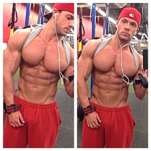 alphamusclehunks:  SEXY, LARGE and IN CHARGE. Alpha Muscle Hunks.  http://alphamusclehunks.tumblr.com/archive