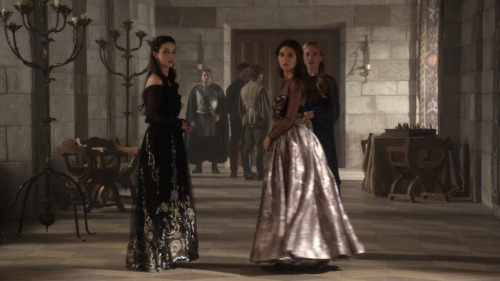 REIGN 1x13: ADELAIDE KANE as MARY STUART