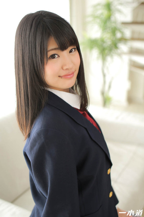 Schoolgirl - Aoi Mizutani (みずたにあおい)