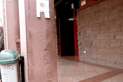 murallamuerta:  Se me olvidada, les quería compartir esta pequeña campaña social que realizamos esta semana que paso  en mi Instituto.  Pegamos unos cuantos “afiches” divertidos para alegrar a los demás de alguna forma.   También puedes ver esto