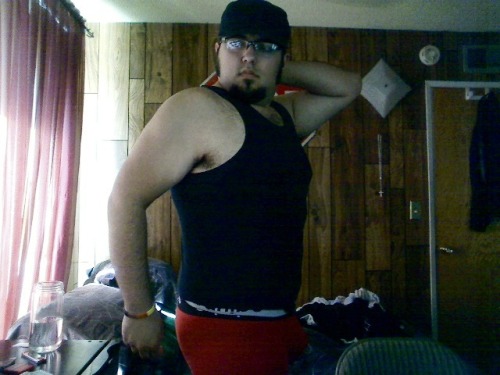 fierceisnotenough:  whererainbowsandnerdsmeet:  xerovoltage:  So fuck it Heres a throwback thursday i believe this is my 2nd time participating. 2010, man i Loved living in that room! it was a blast.  lol i’m only down 100 lbs from last october, i