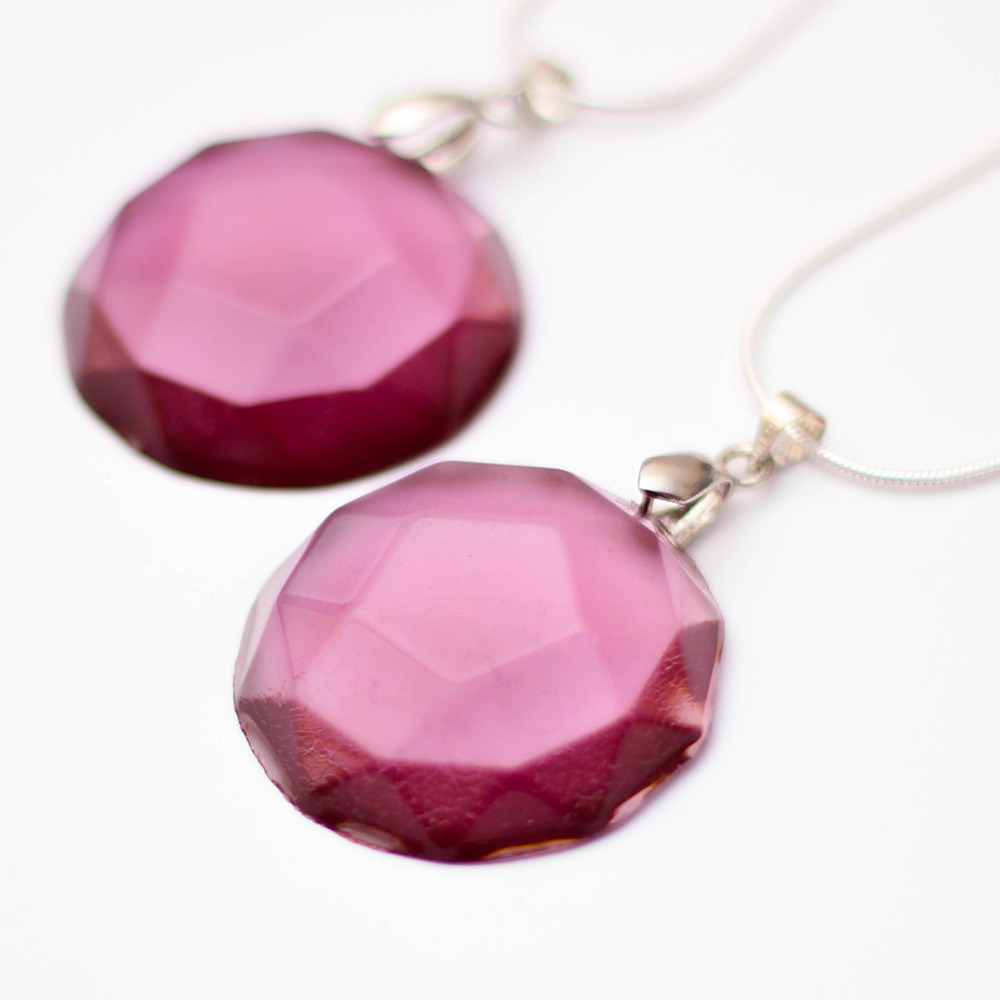 frozencrafts:  Made some Amethyst necklaces because I had the perfect mold to pour