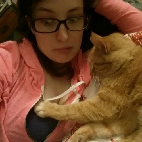 visiblenoisex:pumpkin gettin a little handsy while i’m takin selfies or should i say pawsy