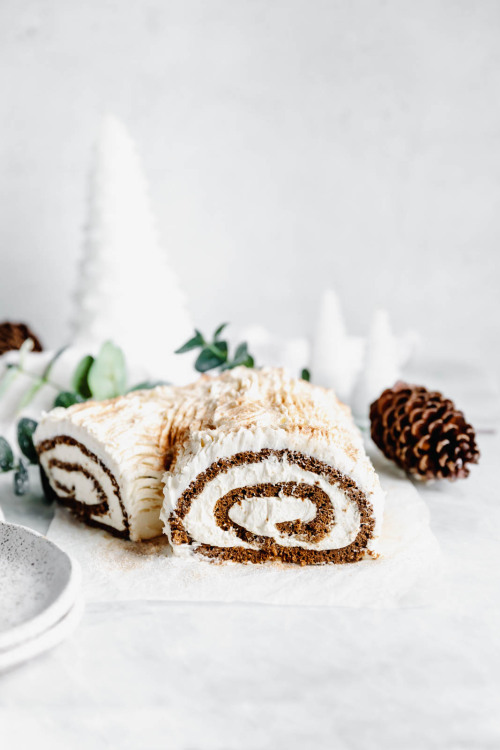 sweetoothgirl: White Chocolate Gingerbread Yule Log