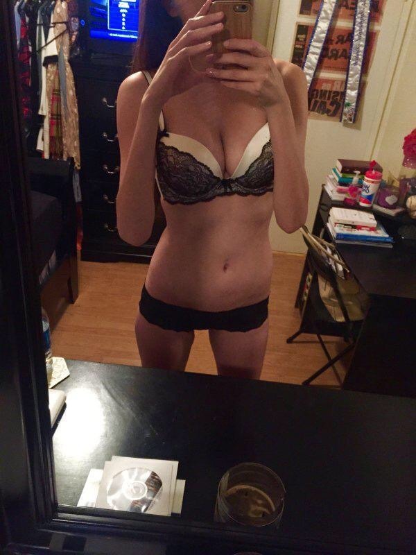 smokinh0tgirls:  submit 🔥 Smokin’HotGirls