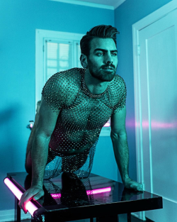 shattxrstar:Nyle DiMarco by Deonté Lee behind