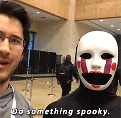 sage-ryans-tiger:  friendlyyelling:  Spooky… (x)  I flipping love this guy 