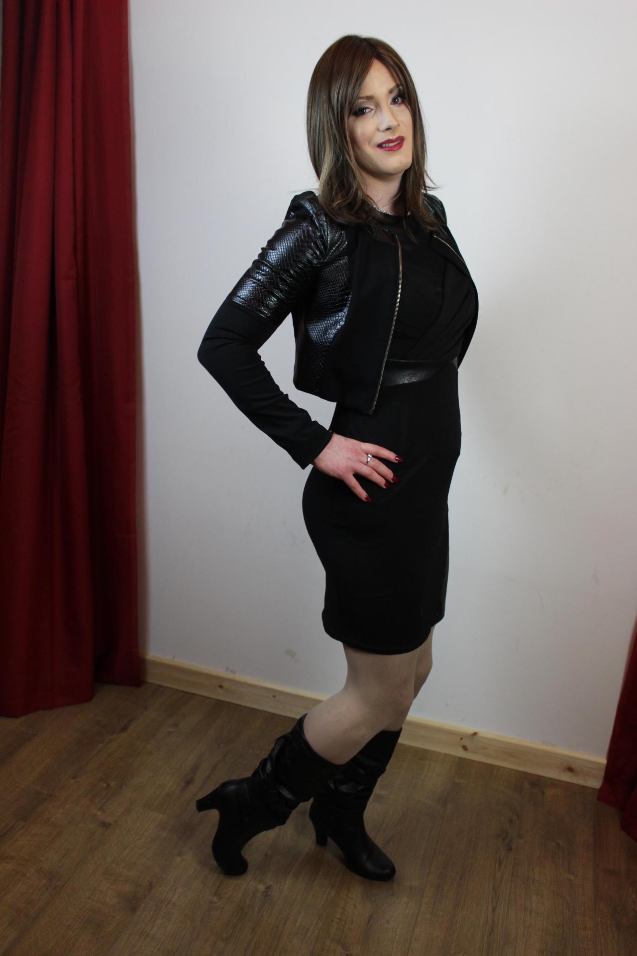 hgillmore:  Well Dressed Crossdressers and Transgendered Women