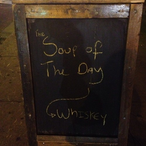 imabreathingghost:  softpetals-darkneeds:  him3-ros alphadaddydom heygingergirl  😄My kind of place.  I’ll be right there!