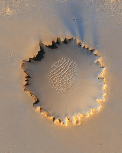 antikythera-astronomy:  Victoria Crater, Meridiani Planum, Mars  Above & Below