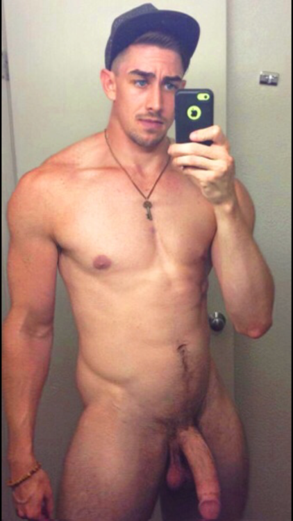 goantinoo3565:  Are you a white male living in Raleigh, NC or surrounding areas and have a monster cock? Do you like to be deep throated? Send me a message and let’s meet.