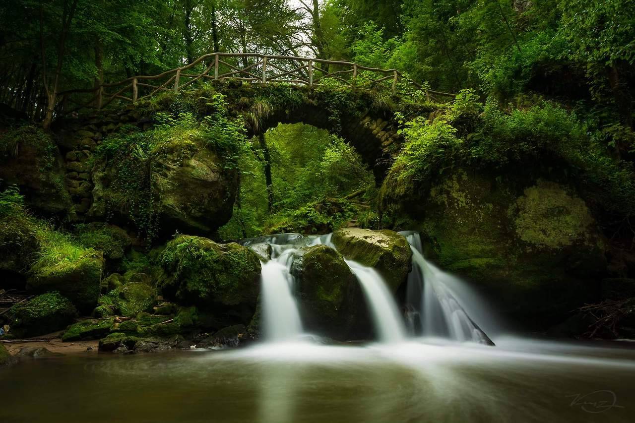 Waterfall wonder in Luxembourg [OC] [2048x1365] via /r/EarthPorn http://ift.tt/2ucCEeo