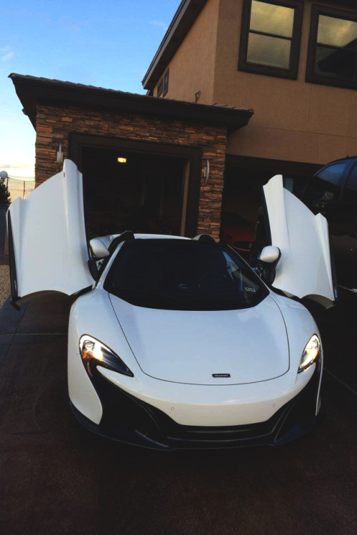 themanliness:  Decent Driveway | Source | MVMT | Facebook 