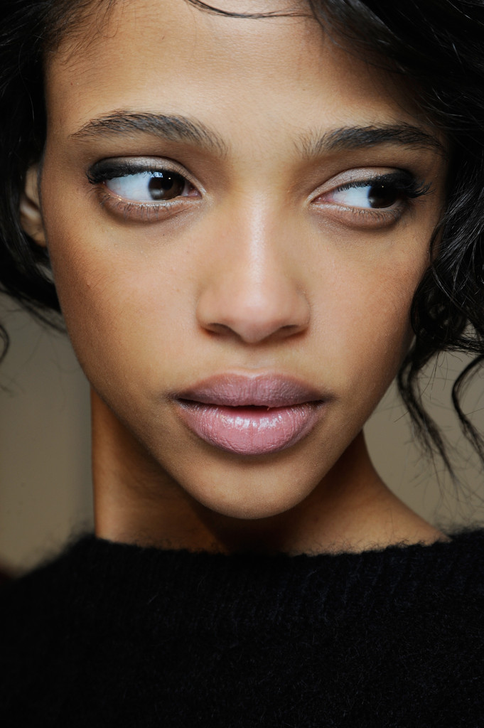 voguehawaiinei:  ayajones:  Aya Jones backstage at Max Mara F/W 15  BITCH YES 
