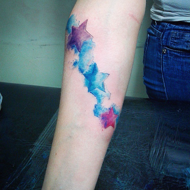 Ayenet • Estrellas Acuarela #tattoo #ringotattoo...