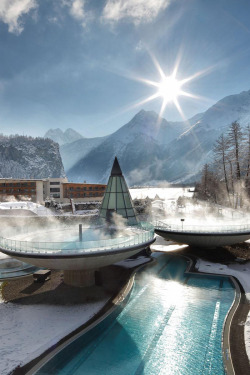 life1nmotion:  Aqua Dome Hotel .Austria