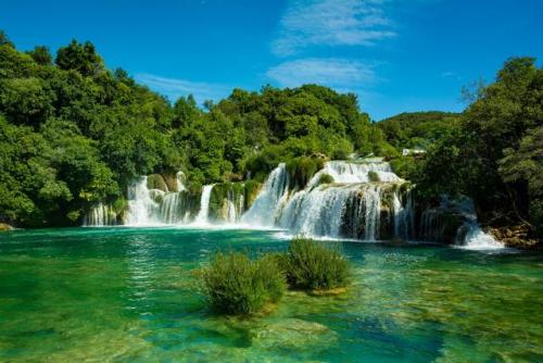 exploreelsewhere:Croatia waterfalls, Krka national park [OC] [2048x1365] ✈