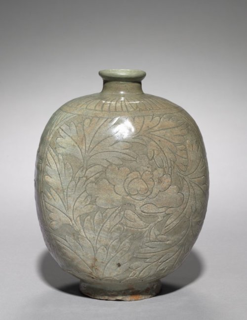 cma-korean-art: Wine Cask with Incised and Sgraffito Peony Design, 1500s, Cleveland Museum of Art: K