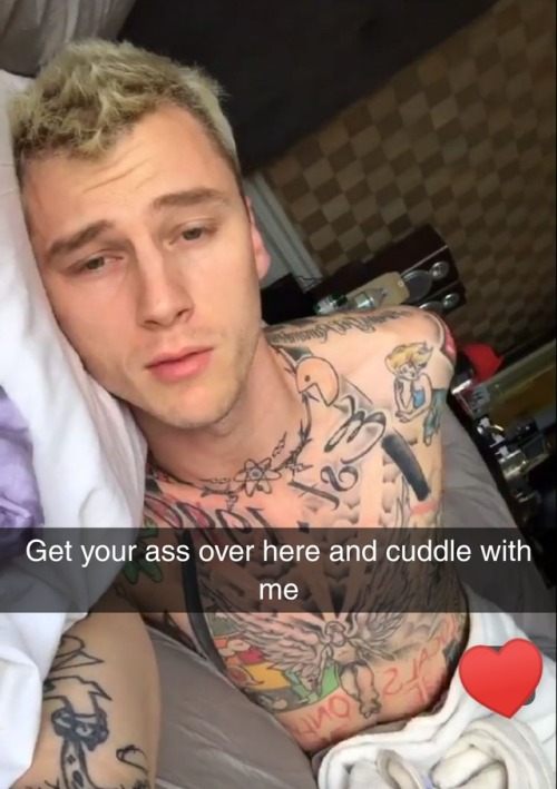 Imagine Getting Snaps From Him Like This... Ughh I'd Dieeee