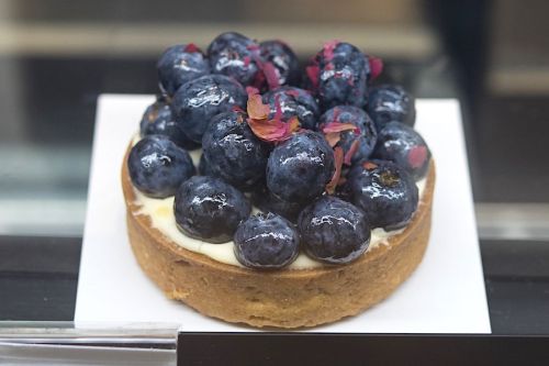 Patisserie CLÉ: Blueberry Rose Tart