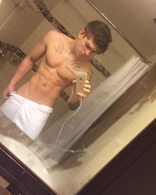 Guy Selfies