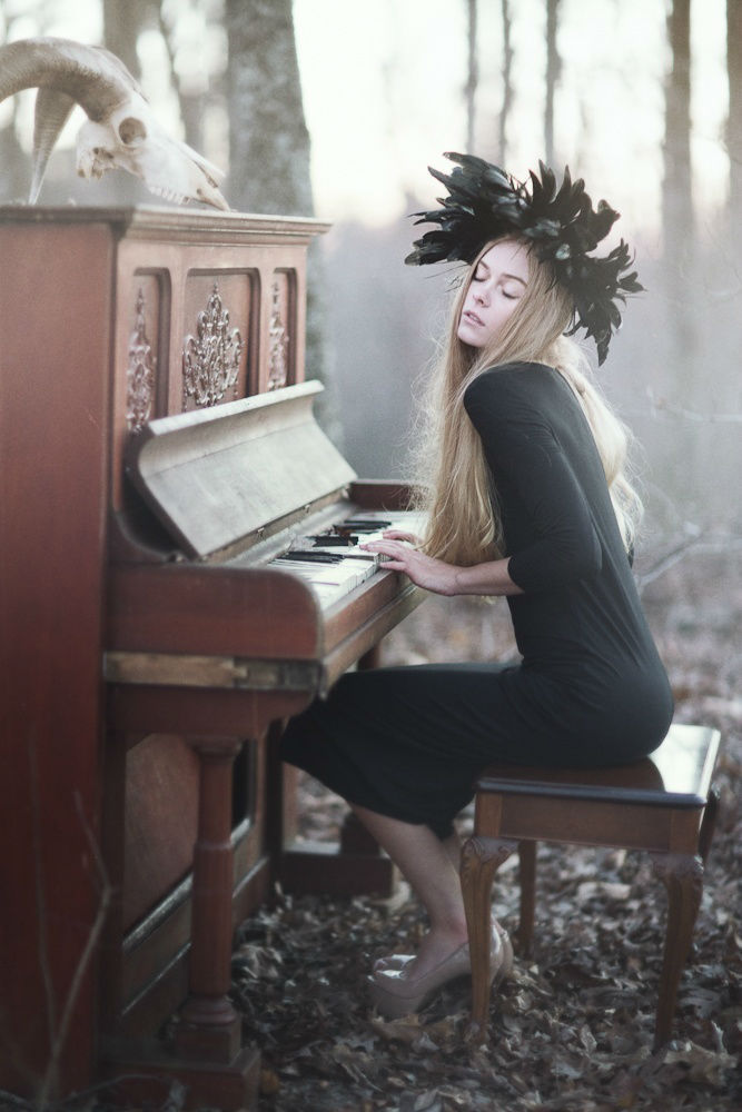 sortra:Whimsical Fashion Photography by Emily Soto