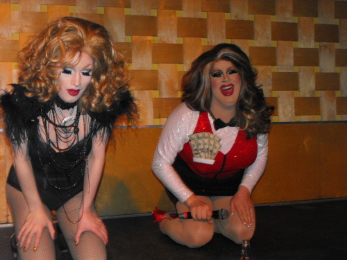 united-funk-official:Jinkx Monsoon has a drinking contest with Nina West I think the photos tell the