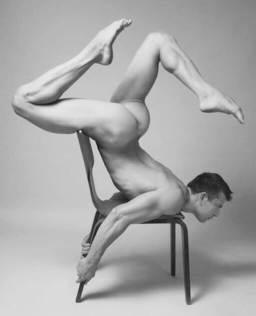 lille-jo:  Love new ways to bend a boys body …