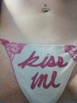 stimulate-the-subconscious:  Kiss me :*  Does licking count?? :-)