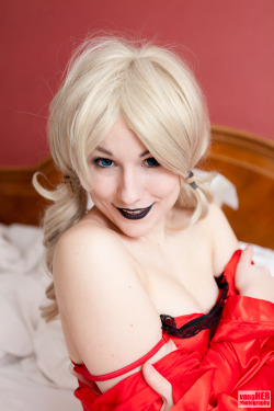 rachelflowerscosplay:  My Night time Harley Cosplay:) Photography by Vang Her 