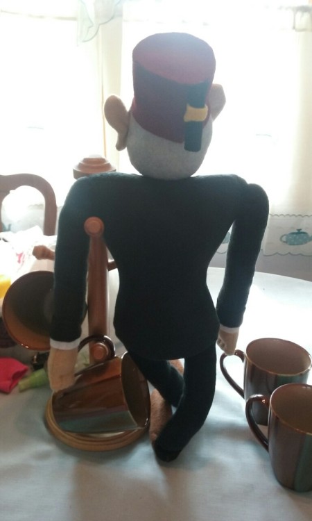 king-of-sinnamonrolls: greenpurr: kittysupreme: Grunkle Stan plush. I don’t see enough merchan