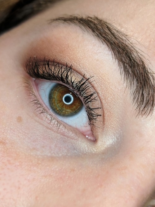 kembracaves: You can see the green striations in my eye (click for higher quality)