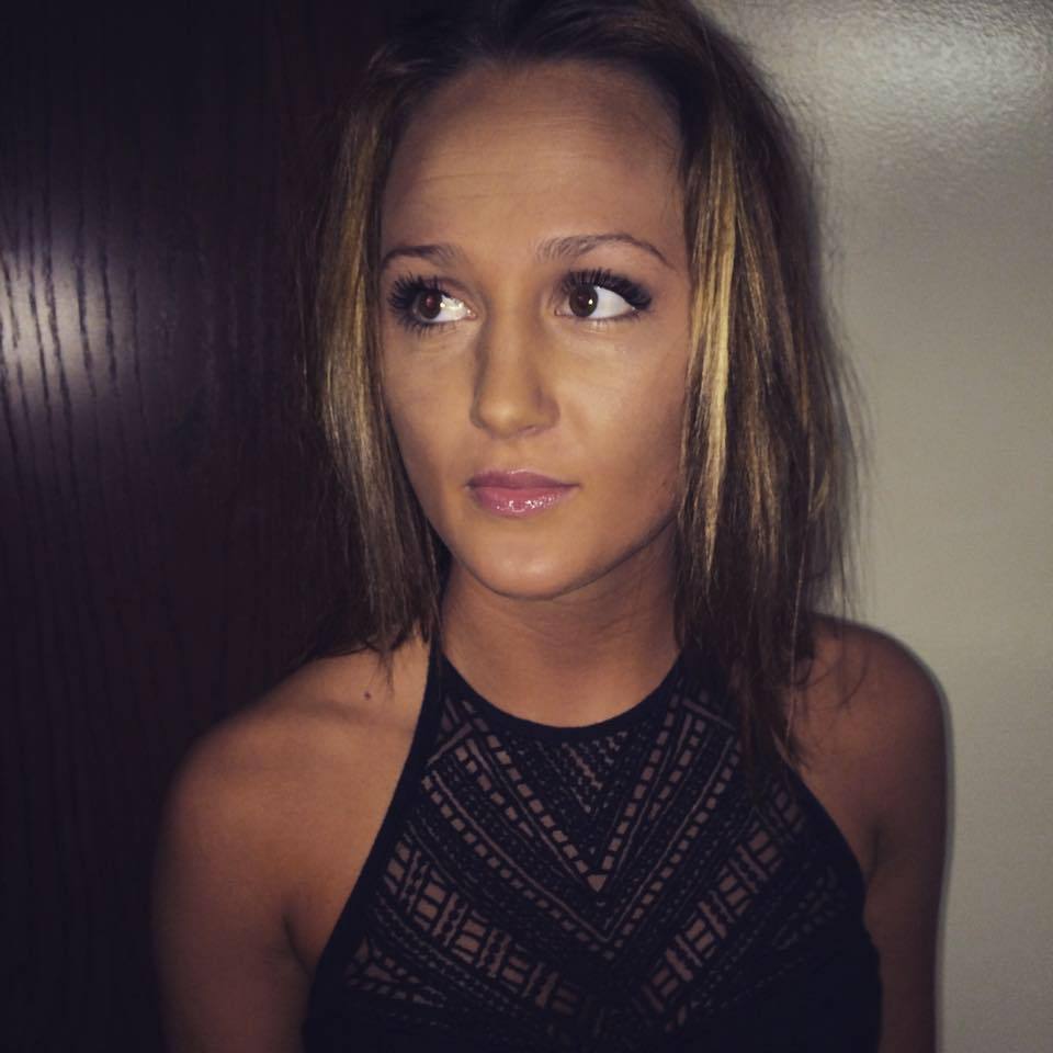 amateur-photosets:  Carly C.http://imgur.com/a/5YCDKVideo 1Video 2
